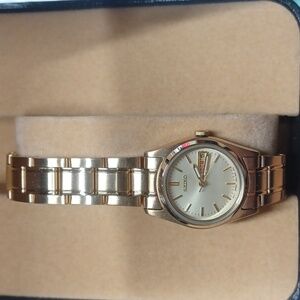 Seiko Women's Elegant Gold Over Stainless Steel Watch Origanial Packaging No Tag